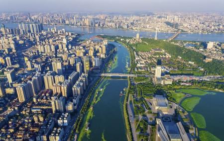 Vista aérea de Wuhan, ciudad propensa a las inundaciones, ubicada en la confluencia de los ríos Yangtsé y Han.